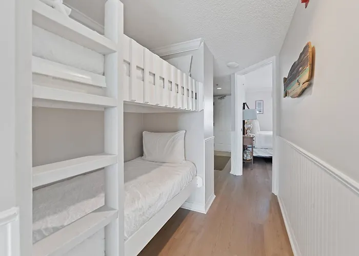 Royal Palms 403